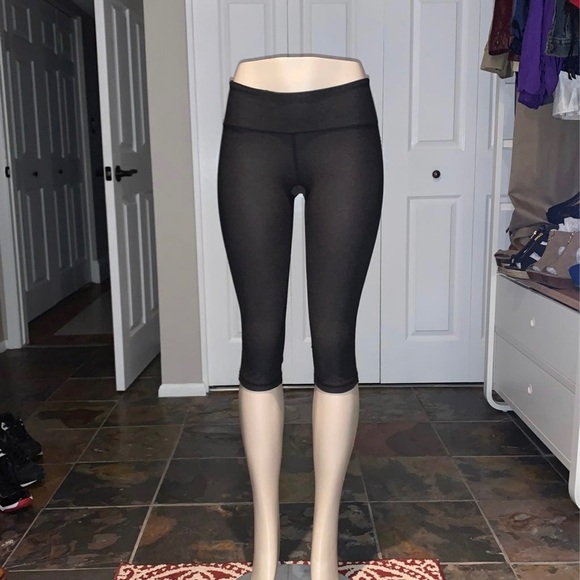 Zella Pants & Jumpsuits Zella Capri Leggings Poshmark